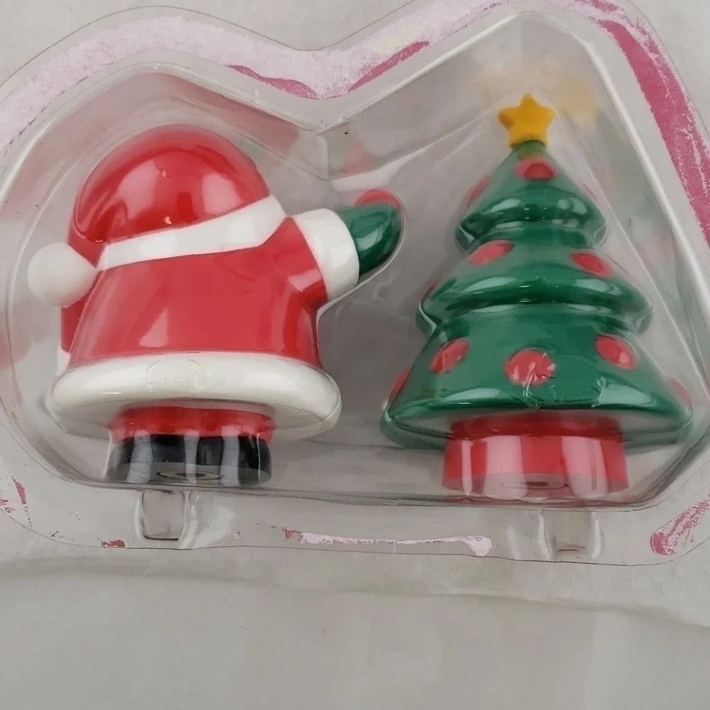 SANTA & Christmas Tree Salt & Pepper Shaker Unused Plastic Vintage - Picture 2 of 7